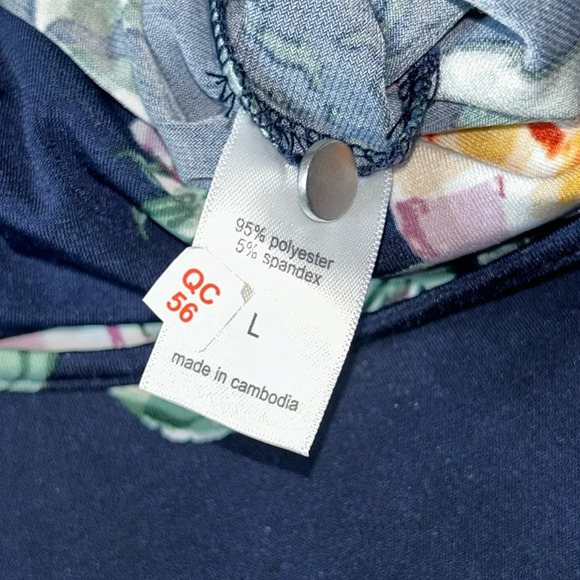 NWT Maurices Size L Navy Blue Floral Tie Wrap Fall Brunch Jumpsuit - Picture 8 of 10